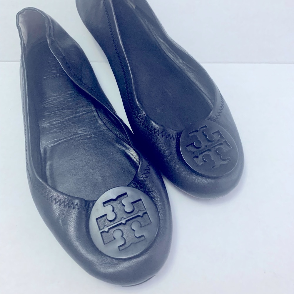 Tory Burch Minnie Leather Black Ballet Flat
with Logo Size 9M